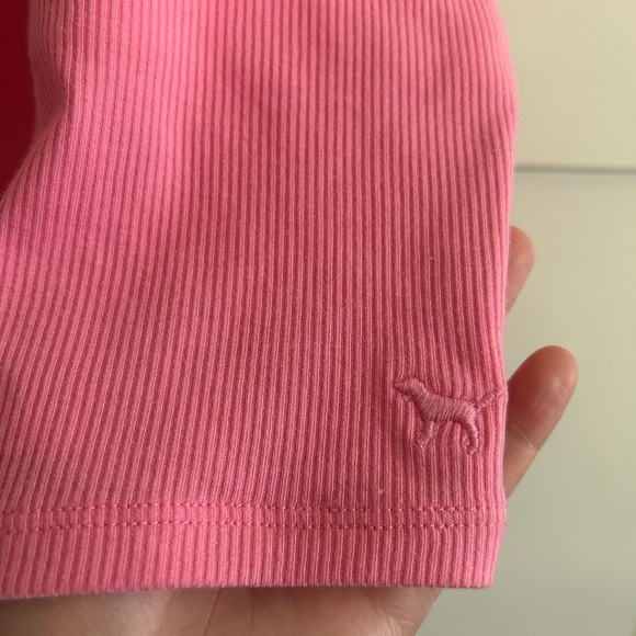 VS Pink Crop Top - Picture 4 of 8